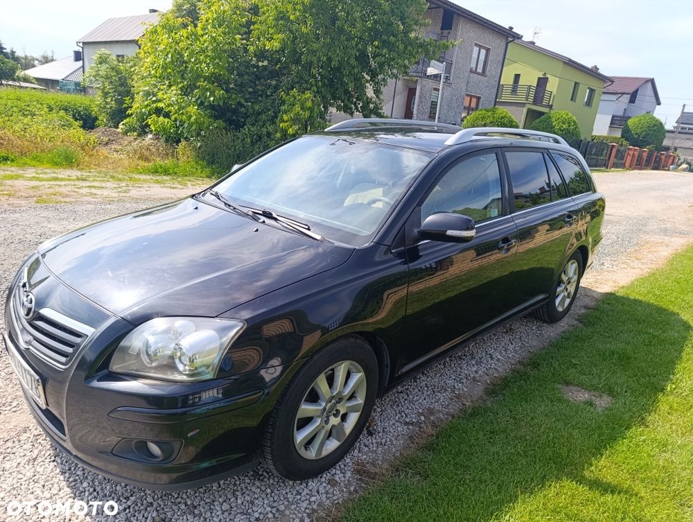 Toyota Avensis - 2