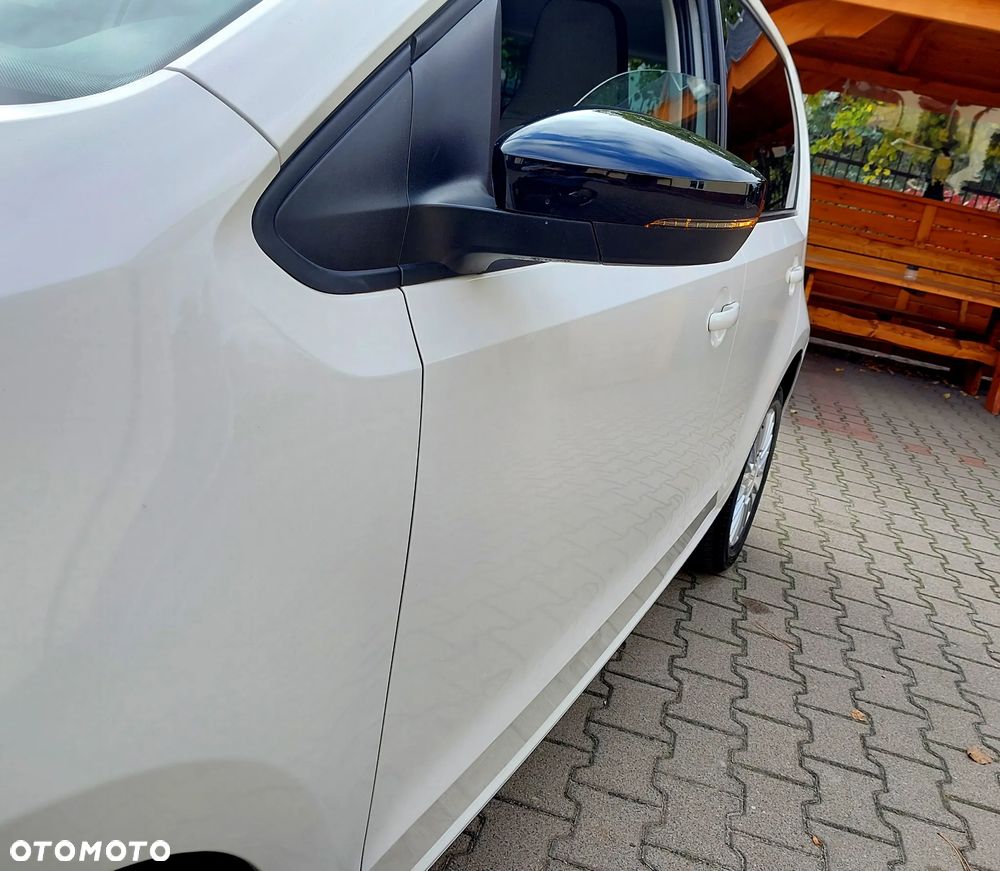Volkswagen up! black - 34