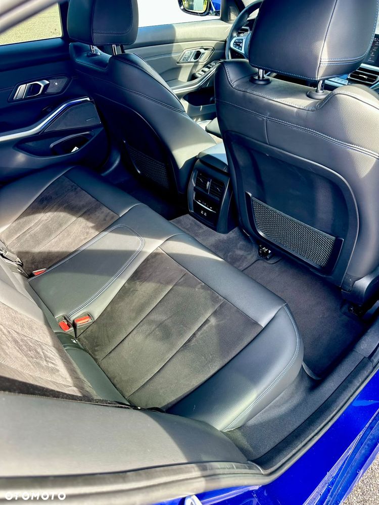 BMW Seria 3 320i M Sport sport - 26