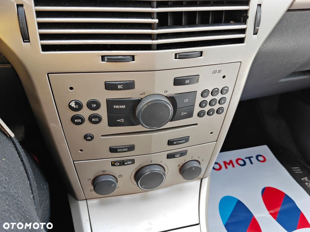 Opel Astra 1.6 Innovation - 23