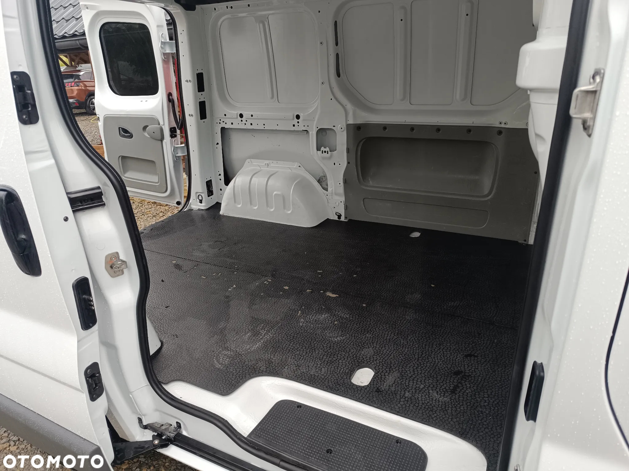 Renault TRAFIC - 32