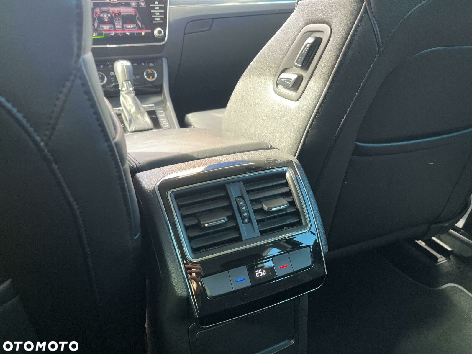 Skoda Superb 2.0 TDI SCR 4x4 Style DSG - 34
