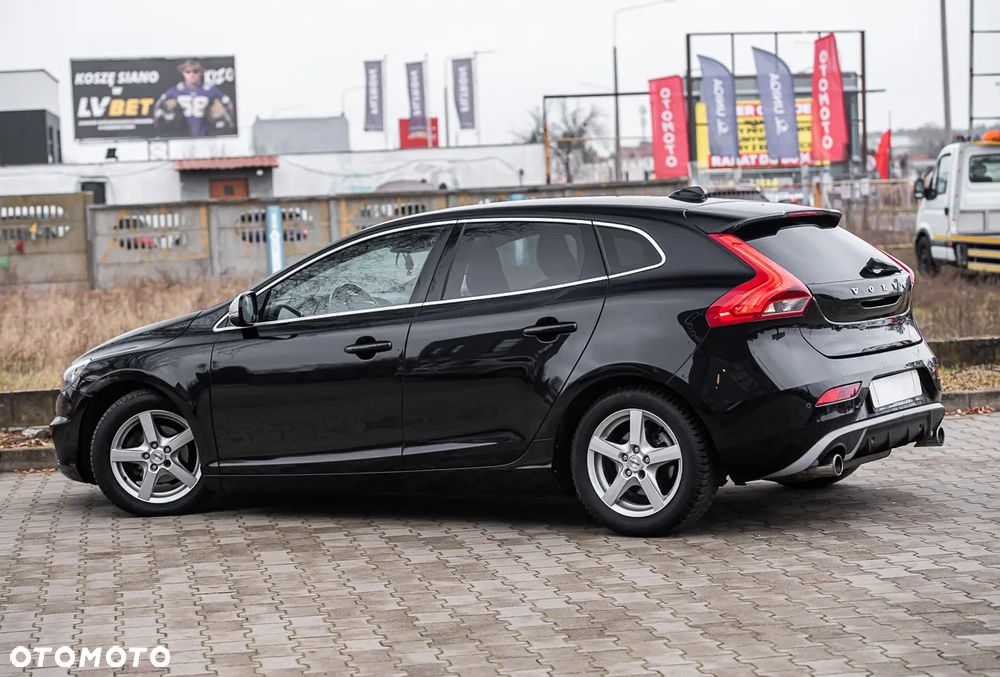 Volvo V40 D2 R Design - 9