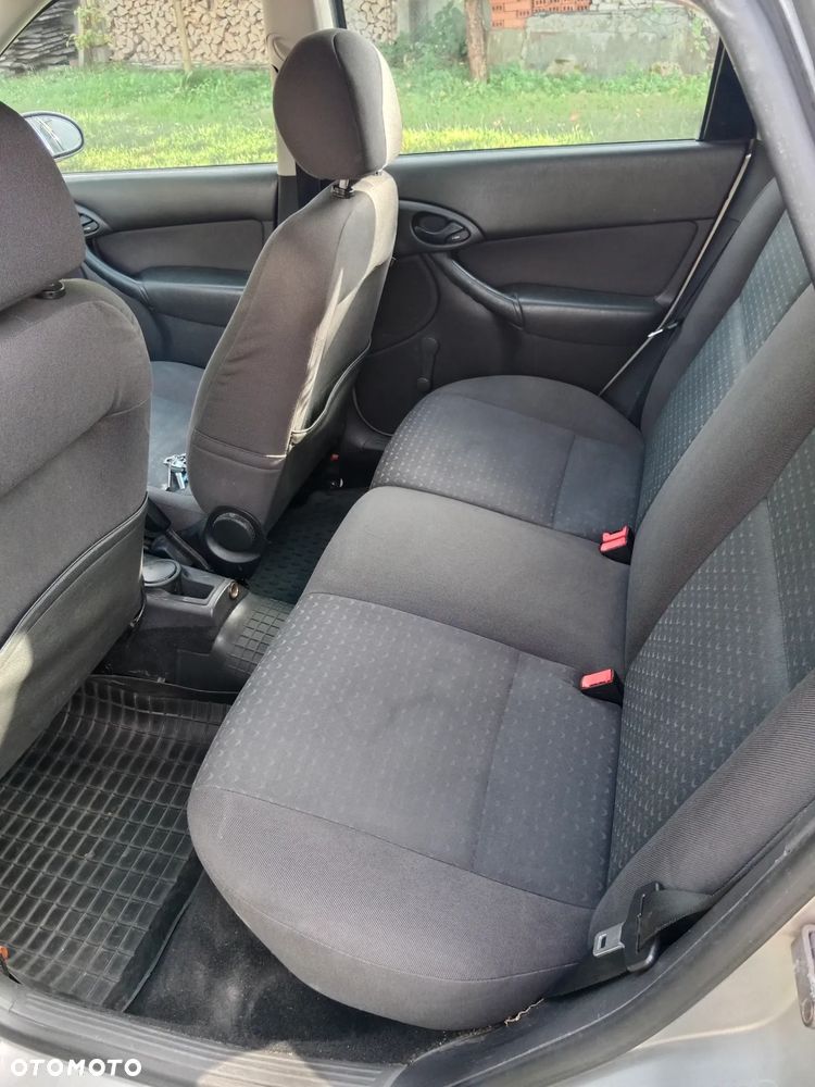 Ford Focus 1.6 Comfort - 6