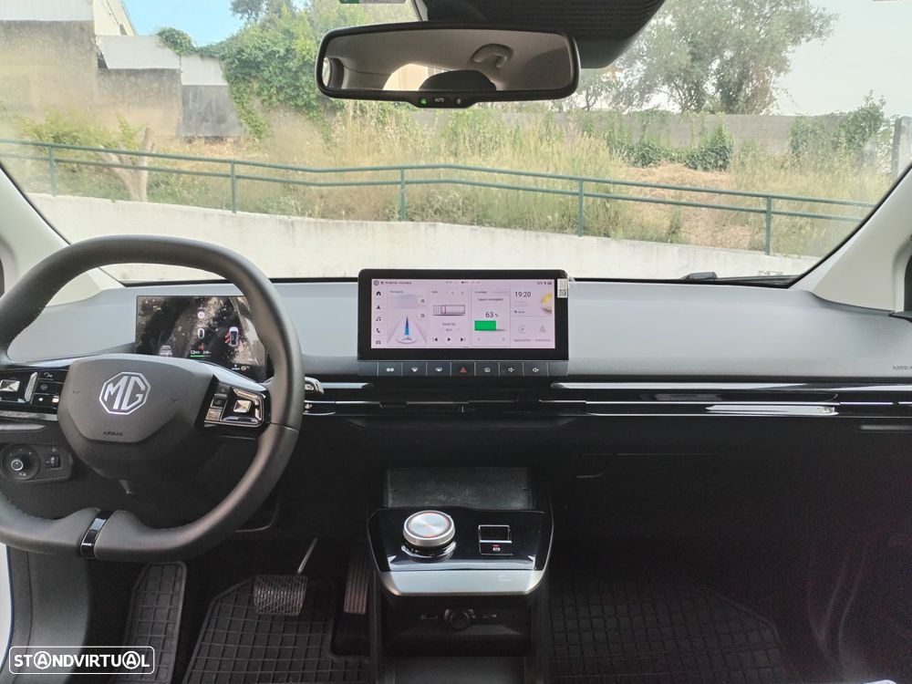 MG MG4 64 kWh Luxury - 11