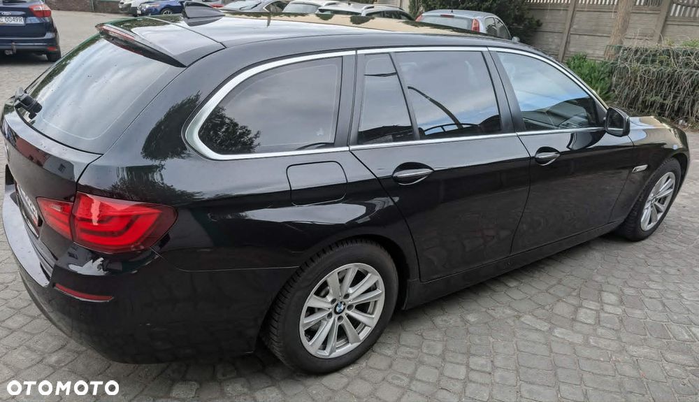 BMW Seria 5 525d xDrive - 8