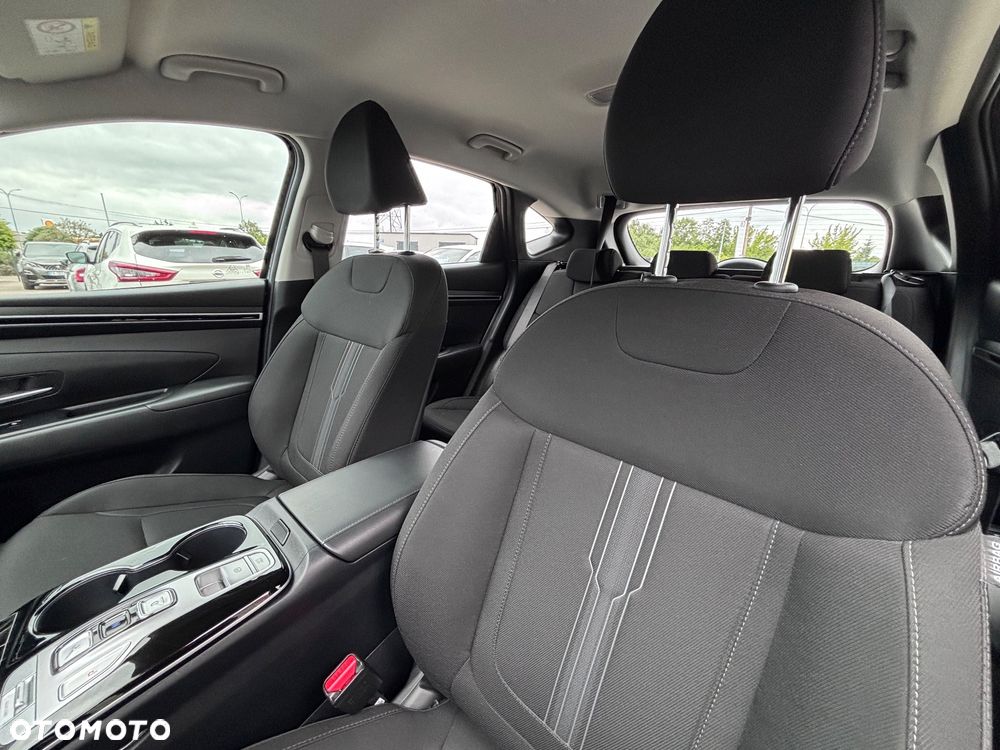 Hyundai Tucson 1.6 T-GDi HEV Modern 2WD - 29