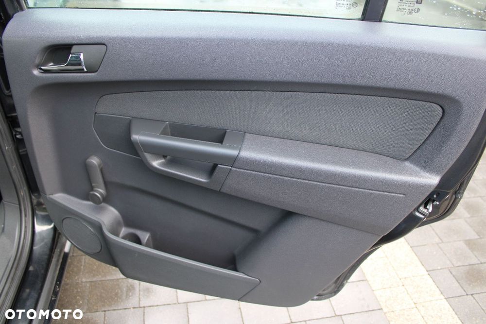 Opel Zafira - 20