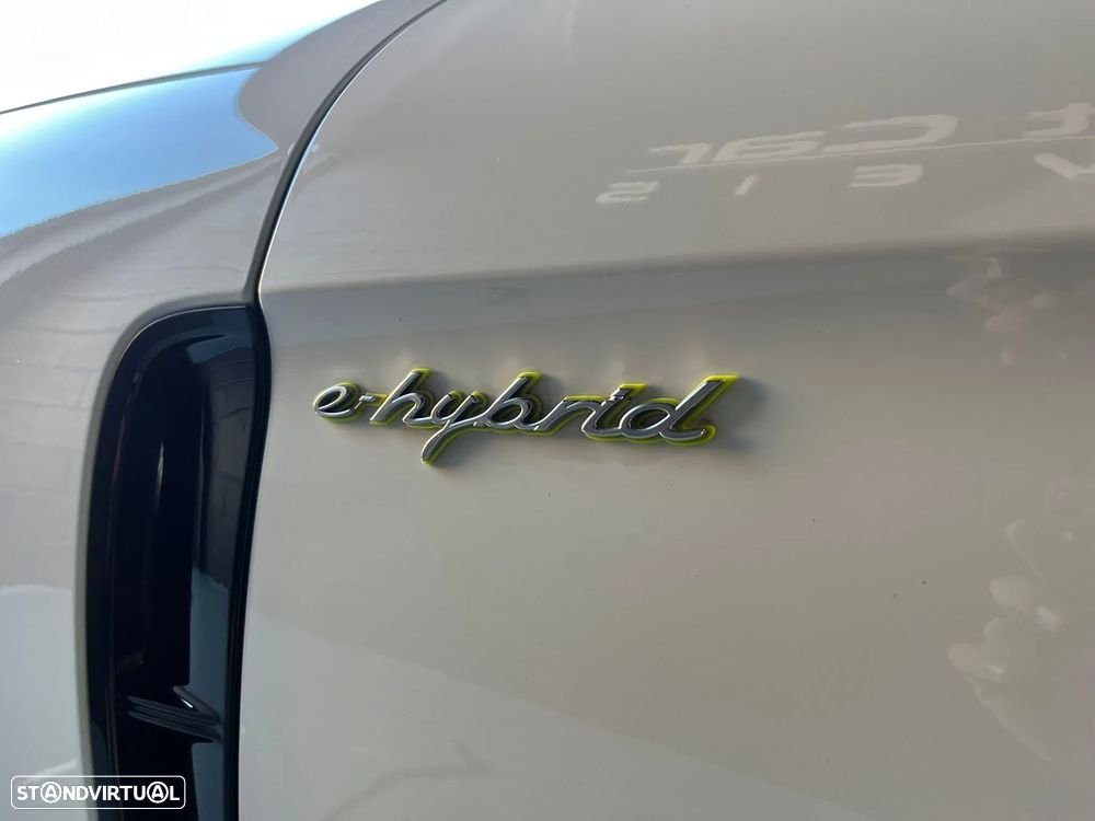 Porsche Panamera Sport Turismo 4 E-Hybrid Edition 10 Anos - 29