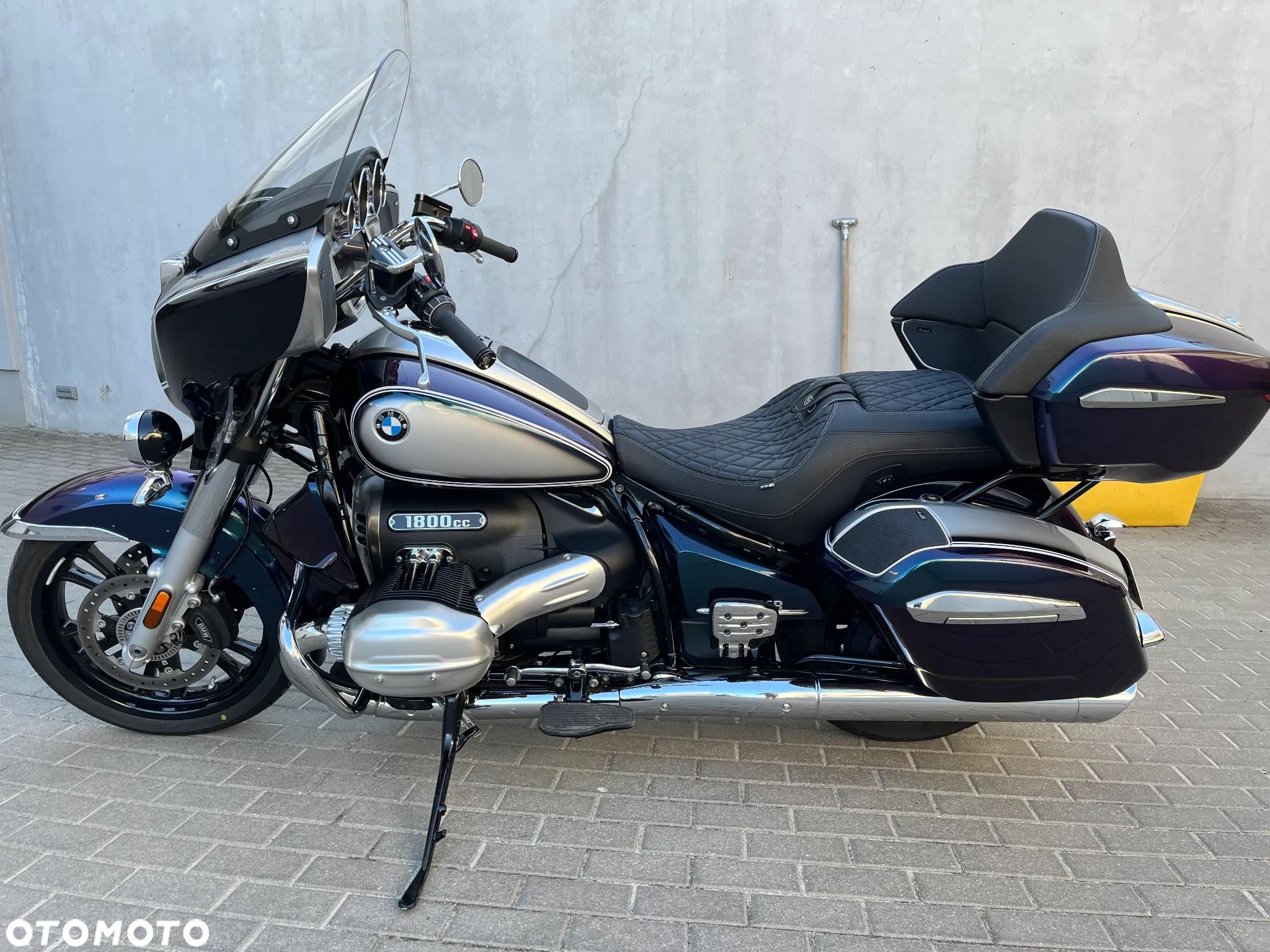 BMW R - 1
