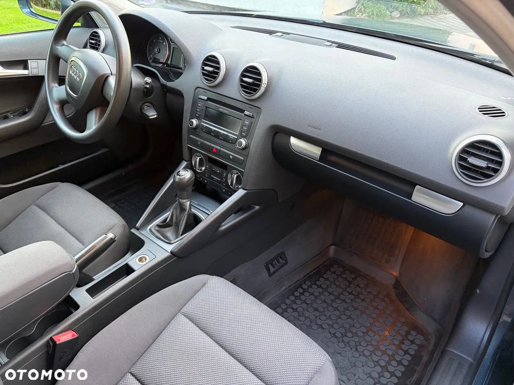 Audi A3 Sportback 2.0 TDI Ambiente - 8