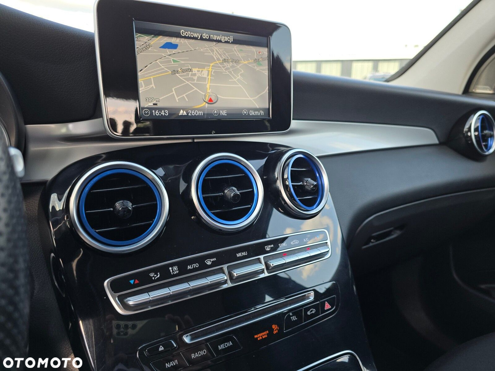 Mercedes-Benz GLC - 23
