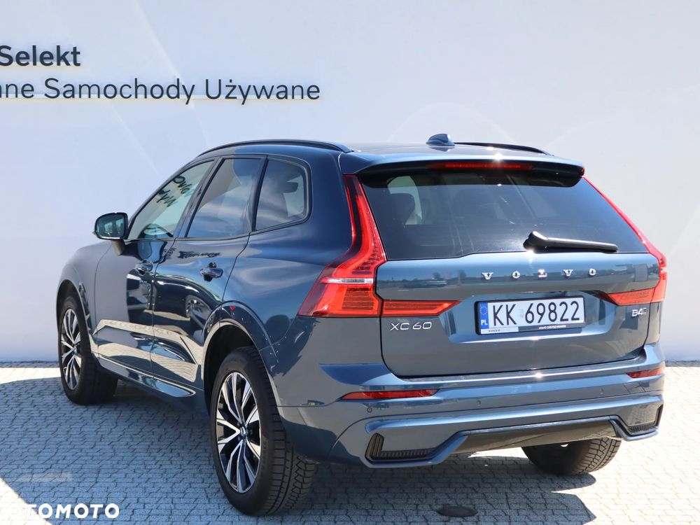Volvo XC 60 B4 D AWD Plus Dark - 9