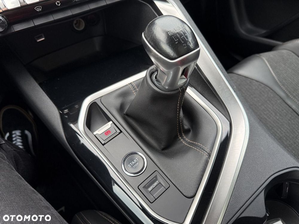 Peugeot 3008 1.2 PureTech GT S&S - 23