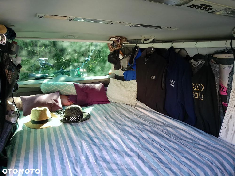 Volkswagen Multivan - 16