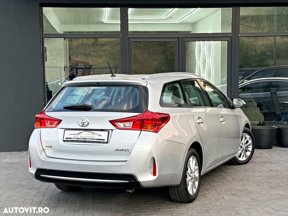 Toyota Auris 1.4 D-4D Unique - 10