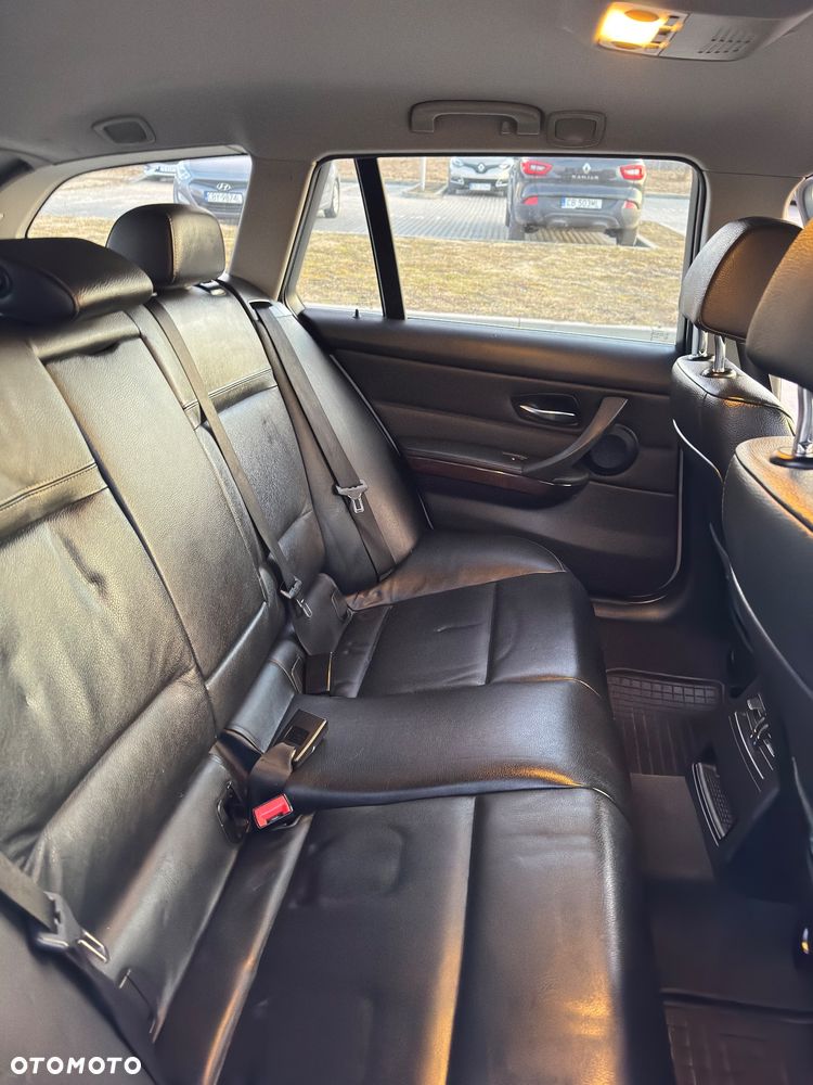 BMW Seria 3 320d - 12