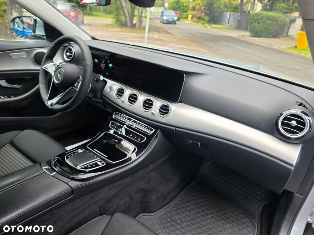 Mercedes-Benz Klasa E 220 d 9G-TRONIC Avantgarde - 22