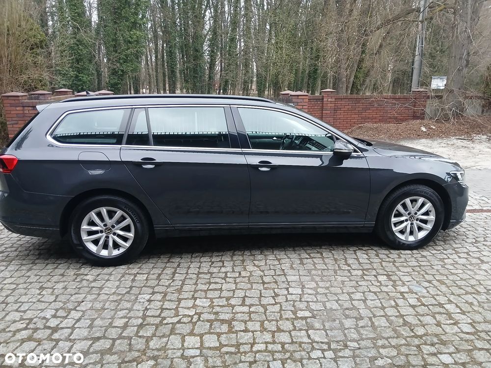 Volkswagen Passat - 2
