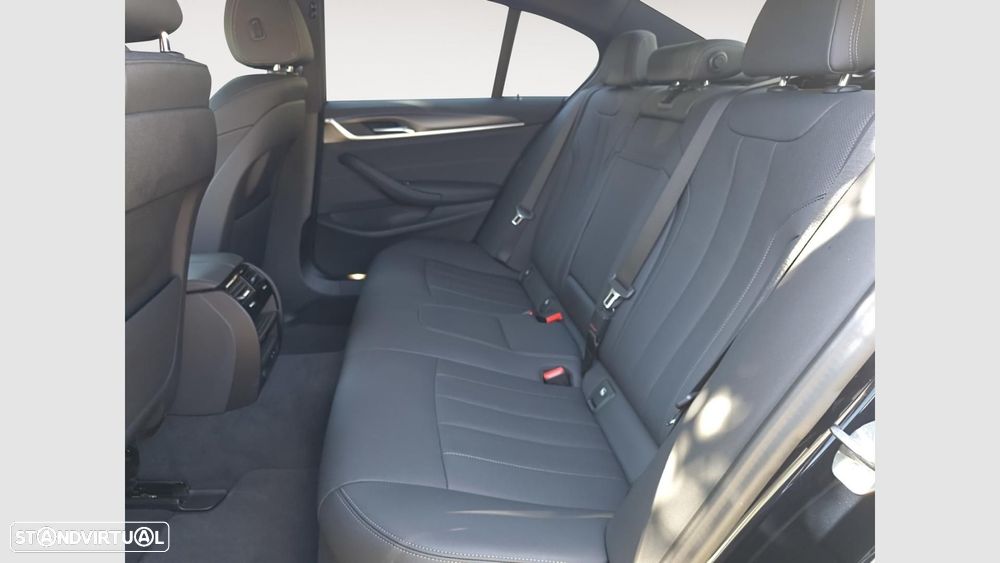 BMW 530 e Pack M - 14
