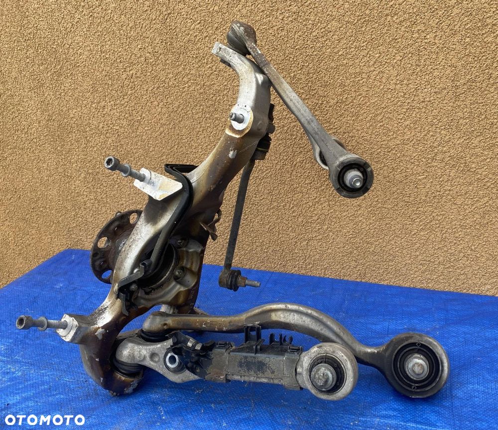 MERCEDES W213 6.3 AMG ZWROTNICA LEWY PRZÓD LEWA A2133325900 WACHACZ - 8