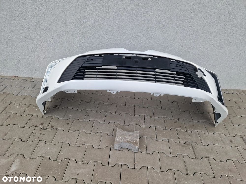 Zderzak Toyota Corolla XII E210 E21 sedan - 2