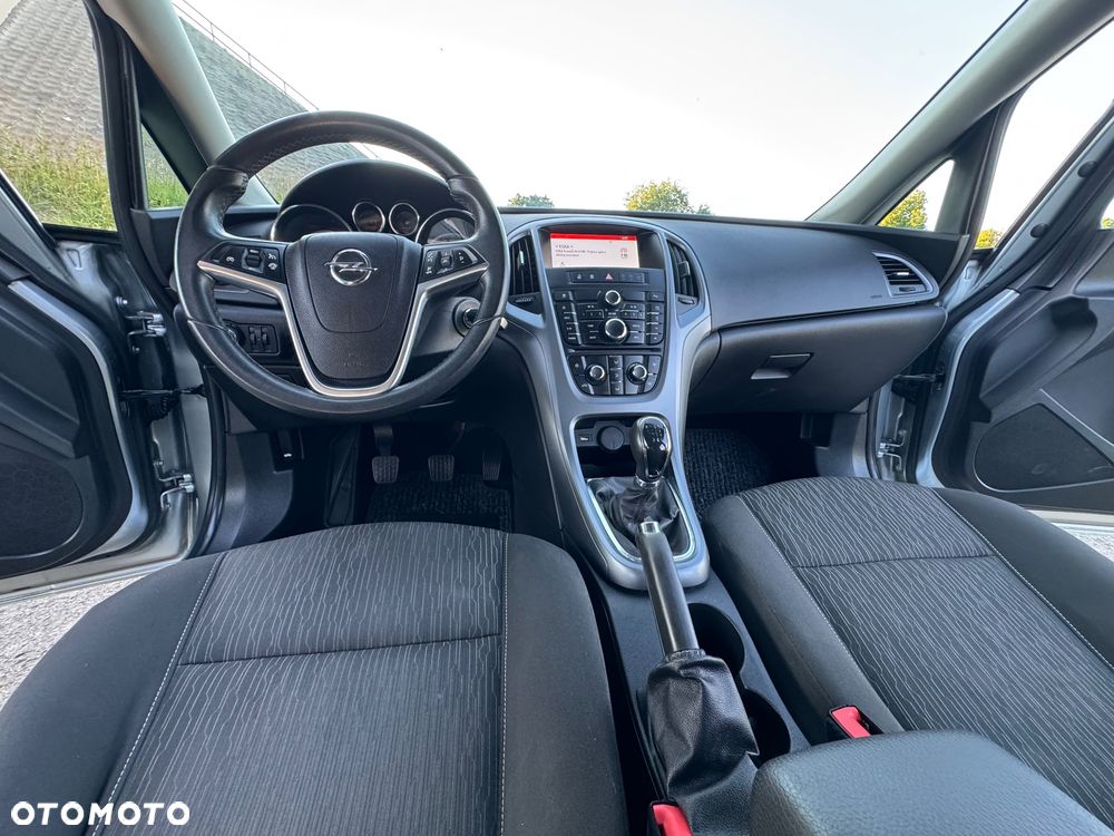 Opel Astra 1.4 Turbo 150 Jahre - 31