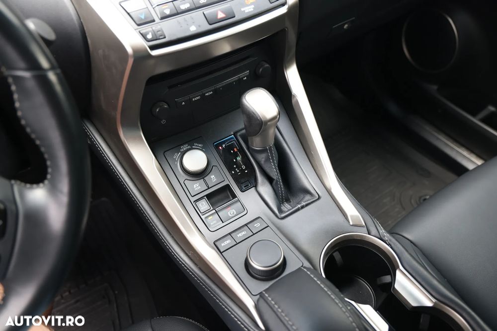 Lexus Seria NX 300h - 20