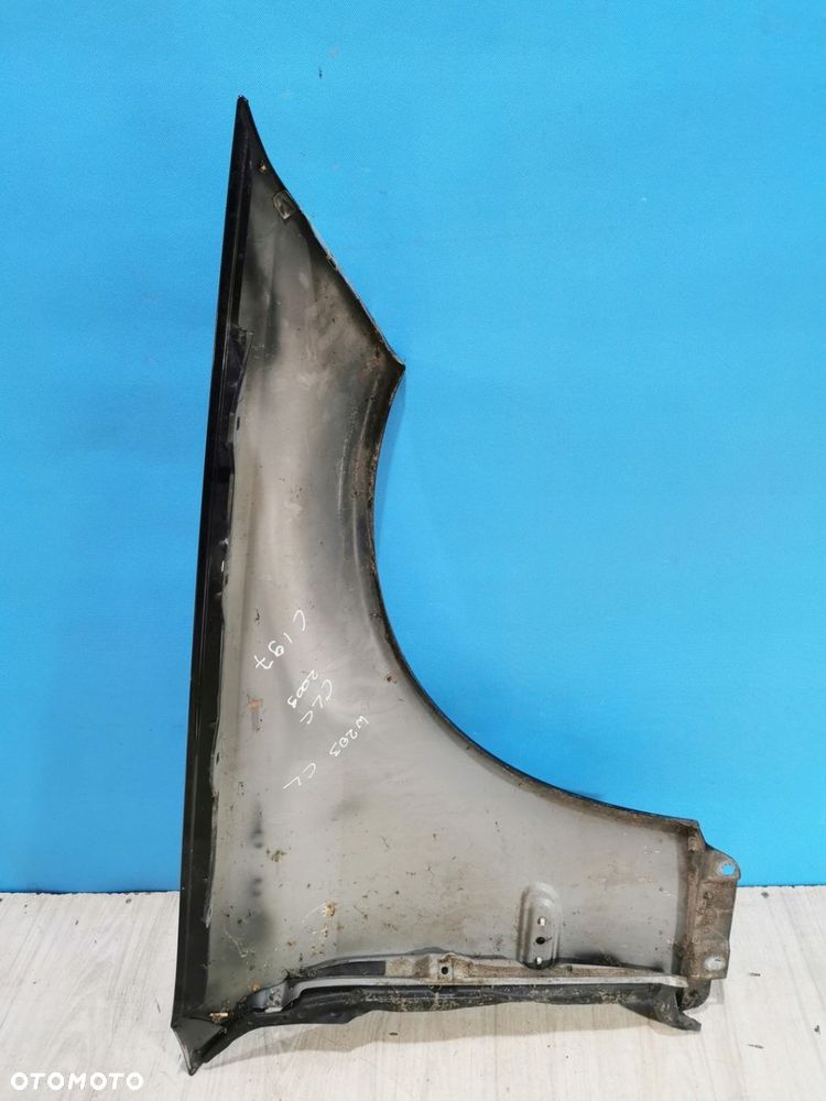 Mercedes CLC-Klasa CL203 Coupe błotnik przód przedni lewy C197 - 5