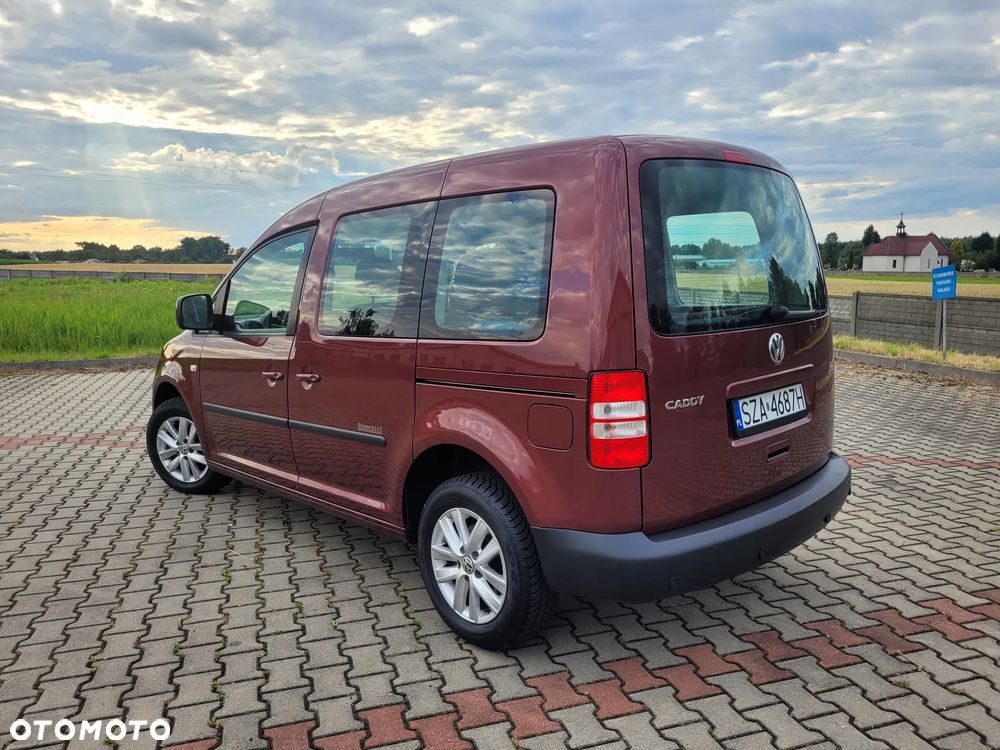 Volkswagen Caddy Comfortline BMT - 9