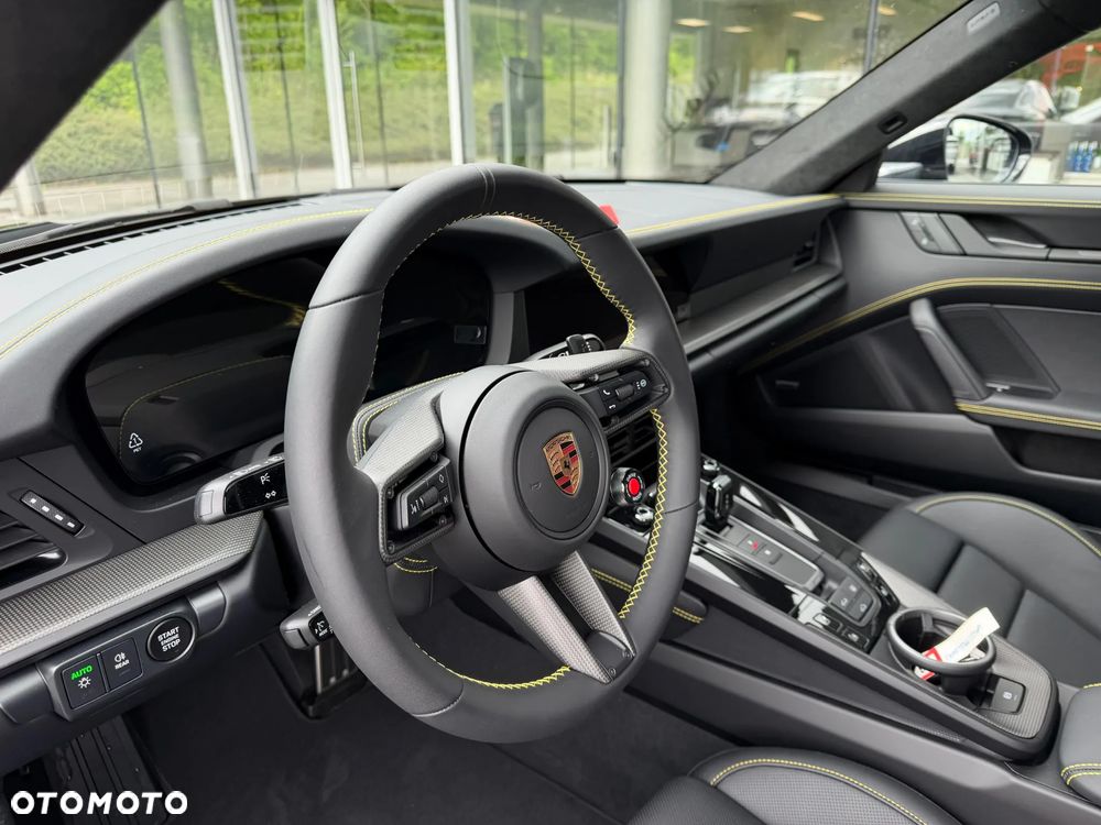 Porsche 911 Carrera S - 18