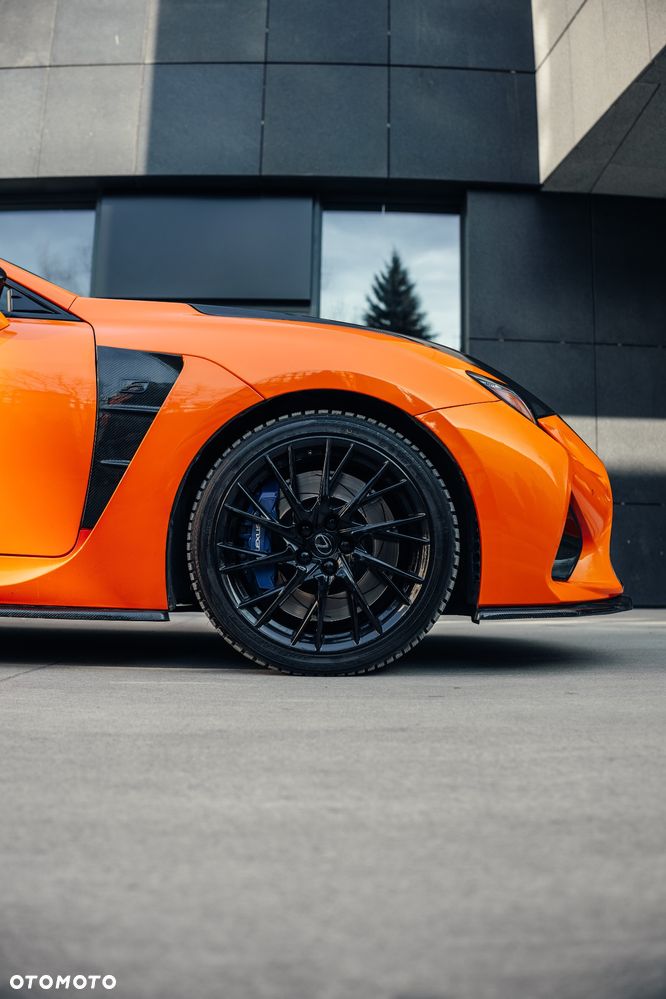 Lexus RC F Carbon - 3