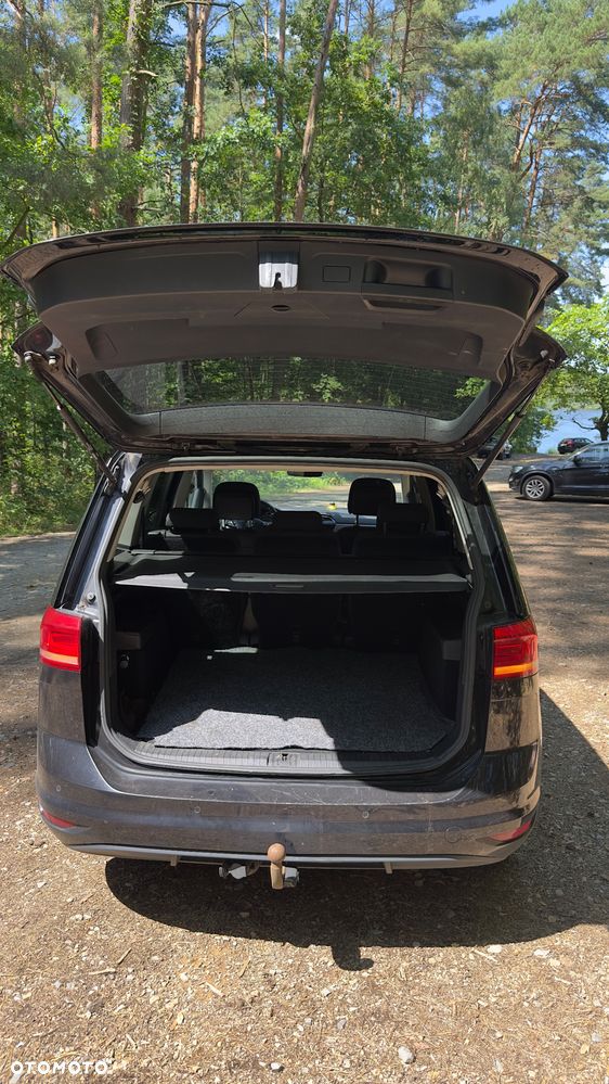 Volkswagen Touran 1.6 TDI SCR DSG IQ.DRIVE - 4