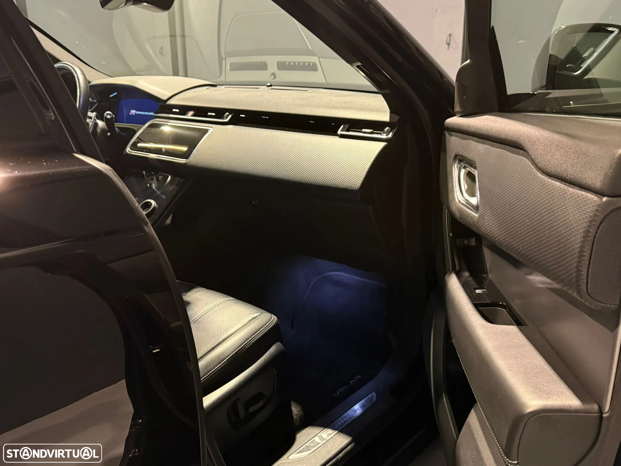 Land Rover Range Rover Velar 2.0 D R-Dynamic - 17