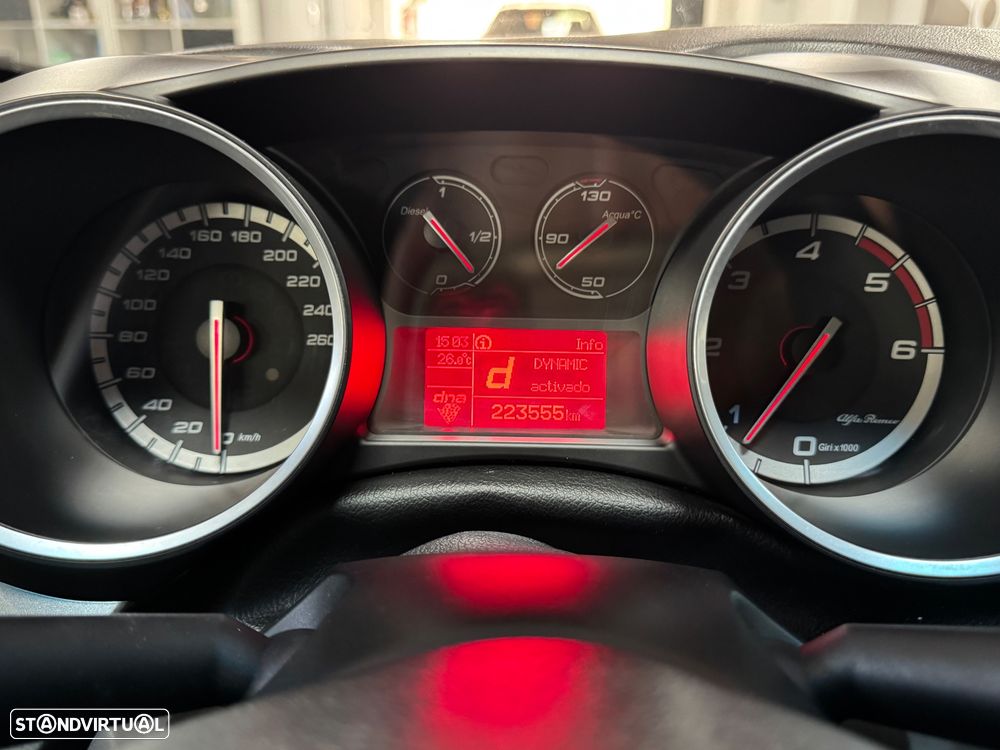 Alfa Romeo Giulietta 1.6 JTDM Distinctive - 32