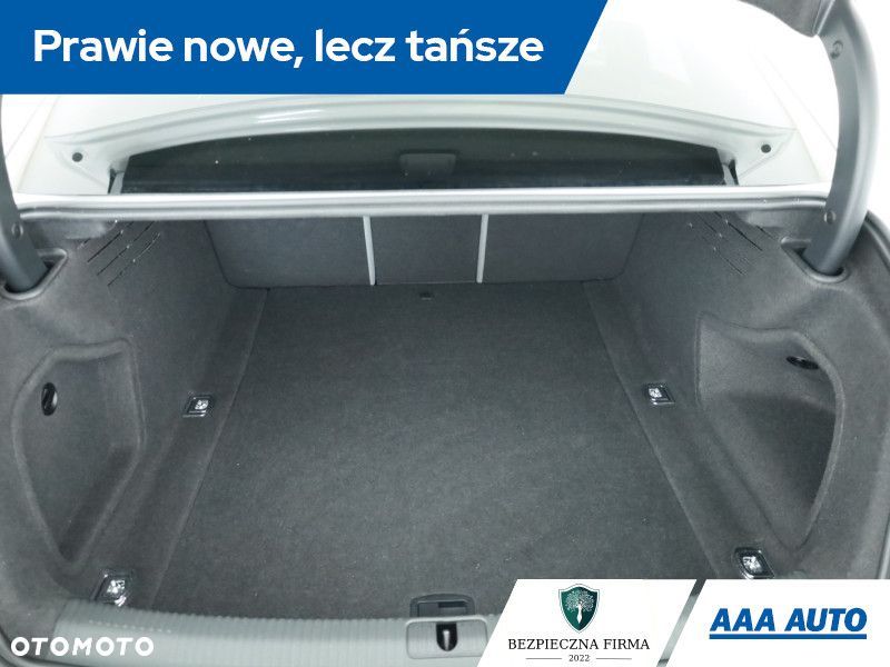Audi A4 Limousine - 13