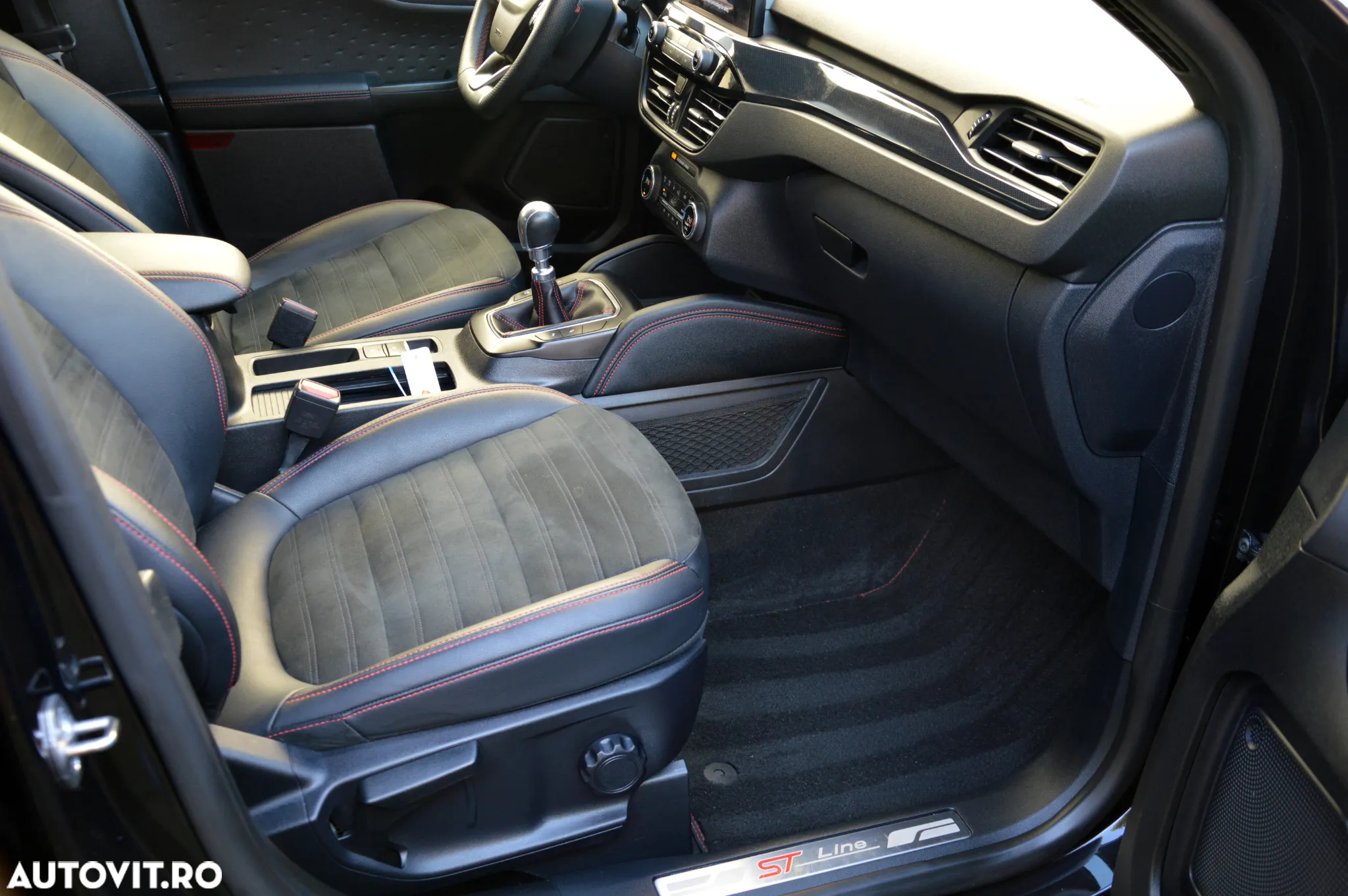 Ford Kuga 2.0 TDCi 2WD ST-Line - 19
