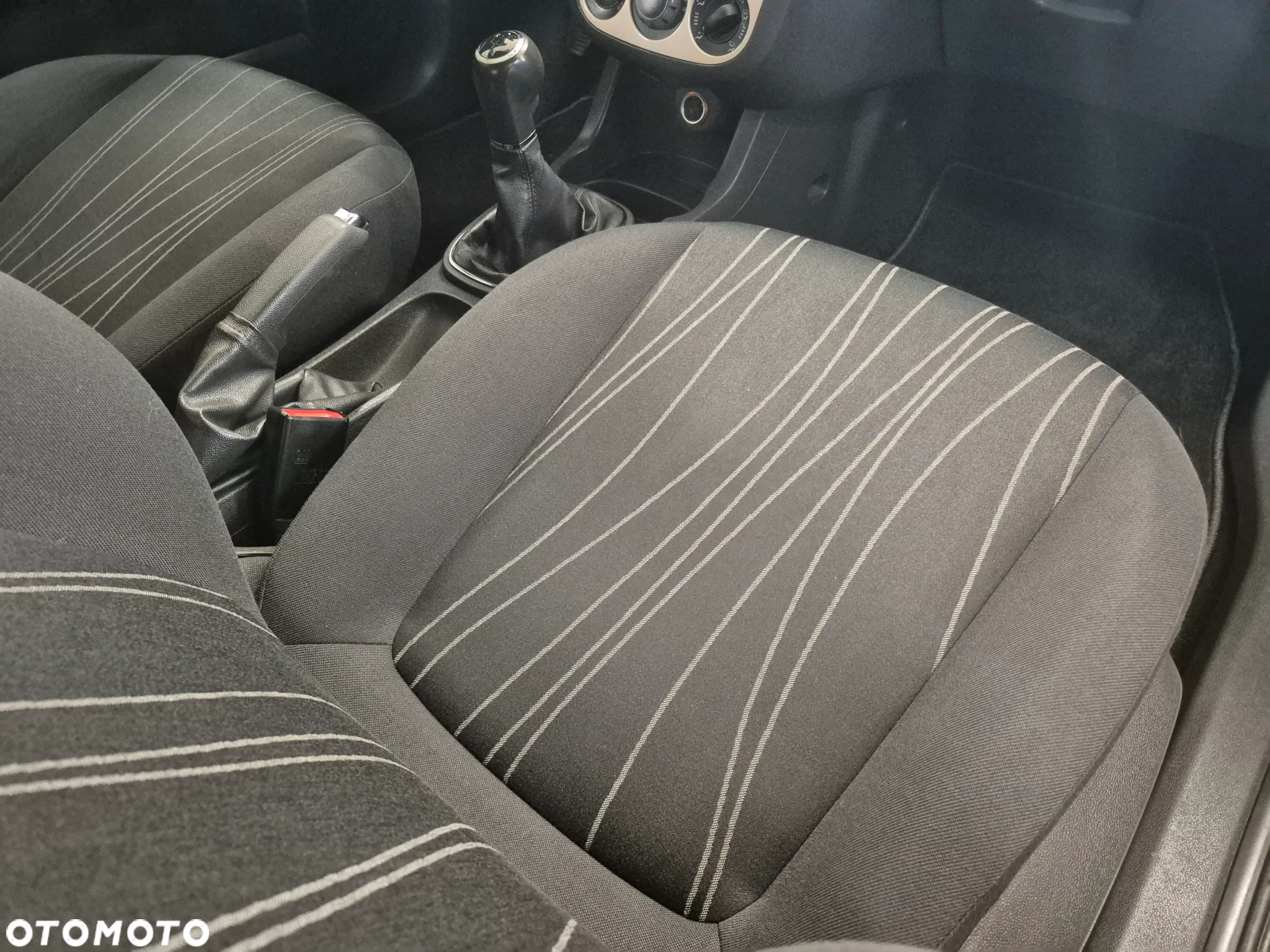 Opel Corsa 1.2 16V - 7