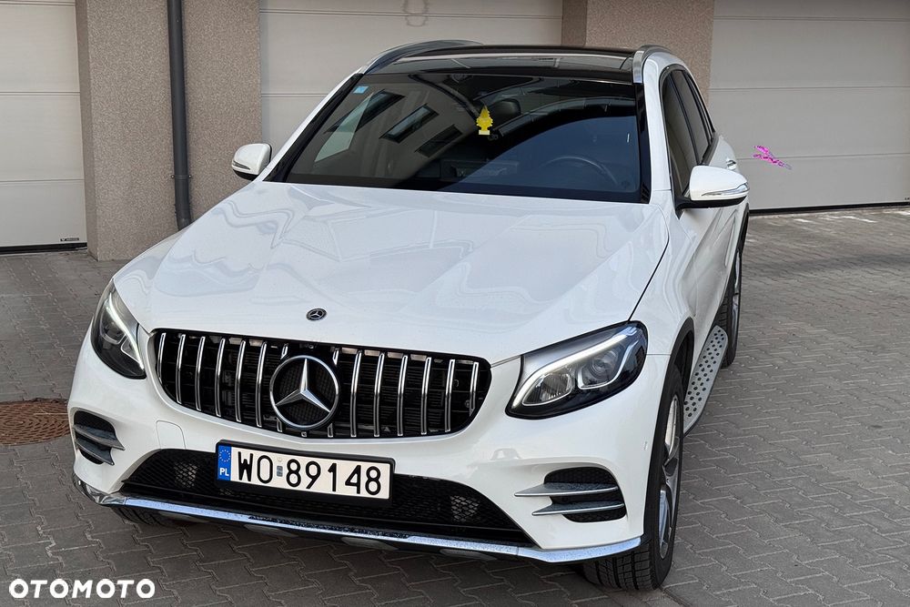 Mercedes-Benz GLC 300 4Matic 9G-TRONIC AMG Line - 14