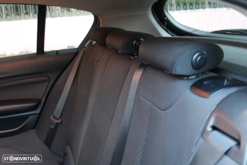 BMW 116 d Advantage Auto - 24