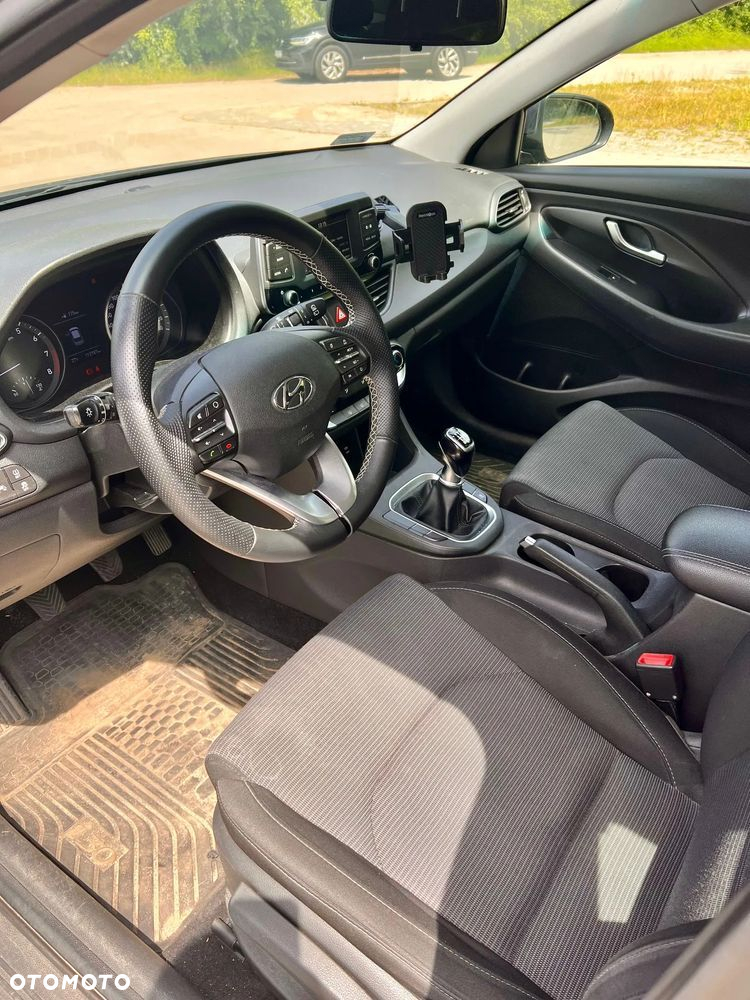 Hyundai i30 1.4 Classic + - 10