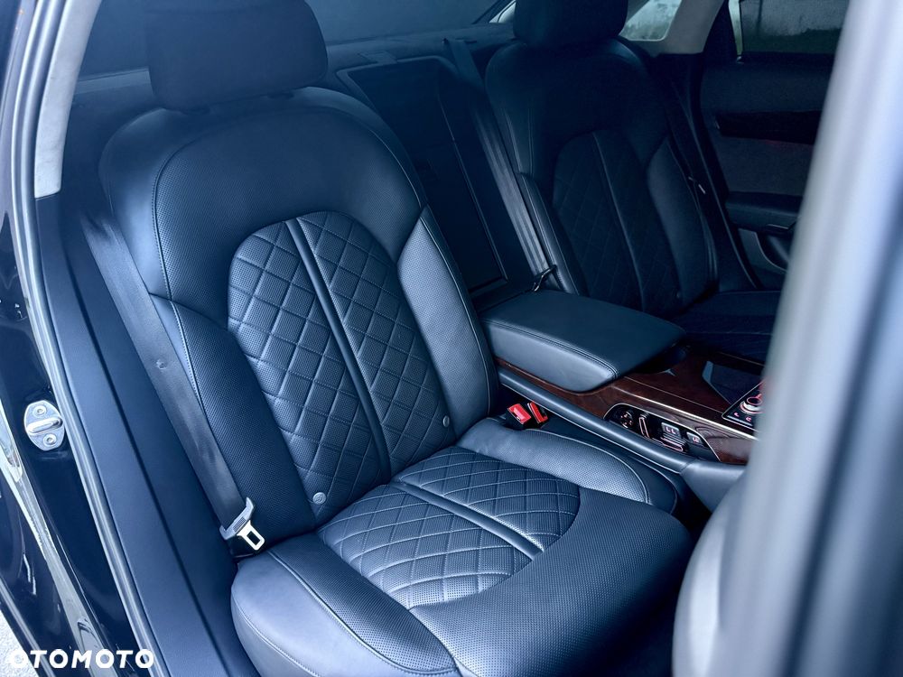 Audi A8 - 8
