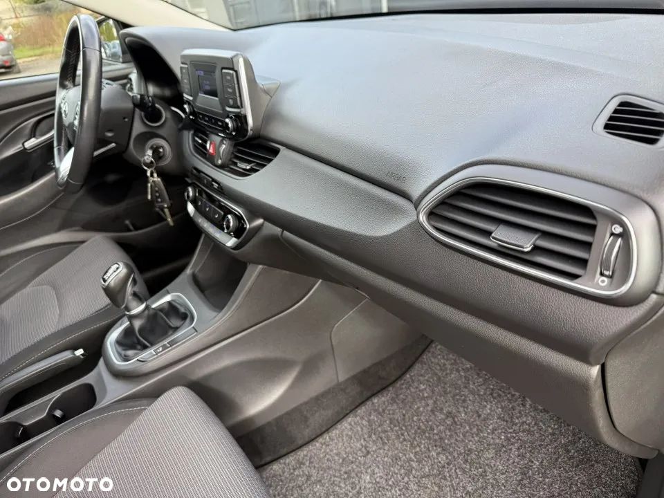 Hyundai i30 1.5 DPI Comfort - 30