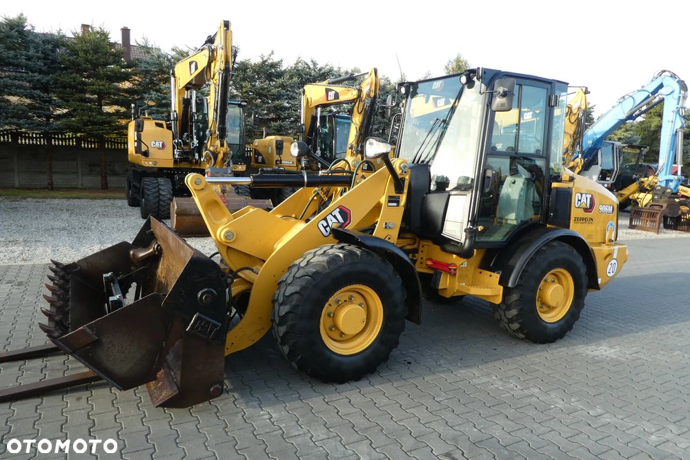 Caterpillar 906M Z KROKODYLEM I WIDŁAMI - 1
