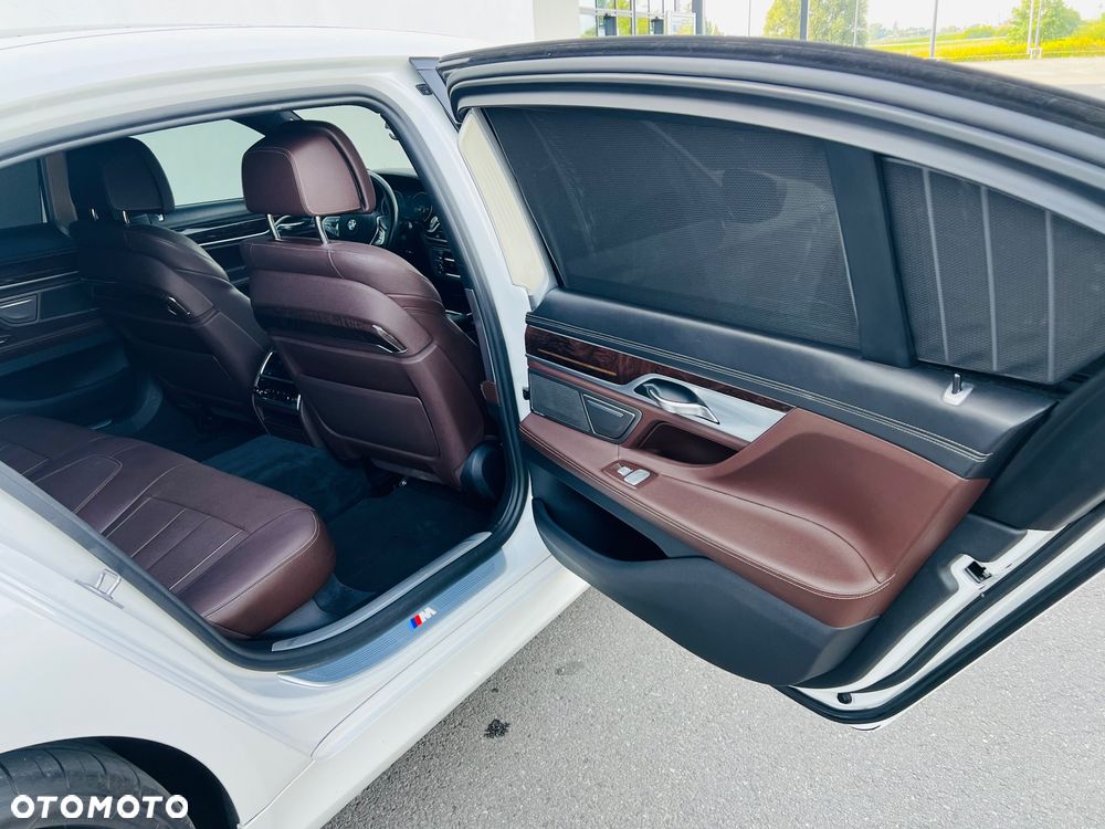 BMW Seria 7 740Li - 23