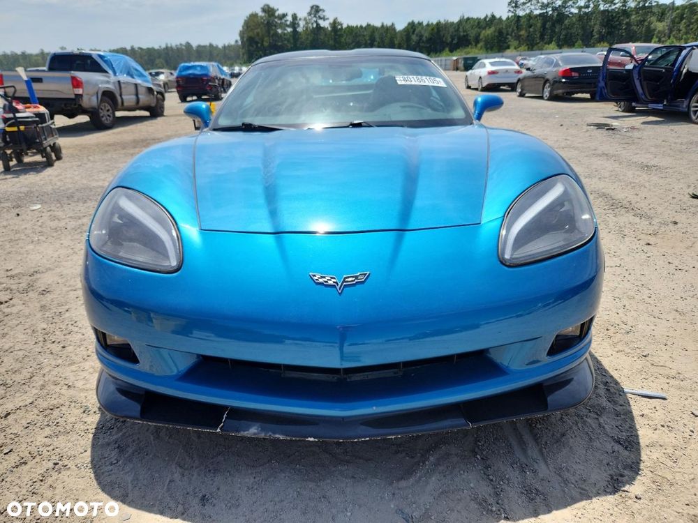 Chevrolet Corvette - 3