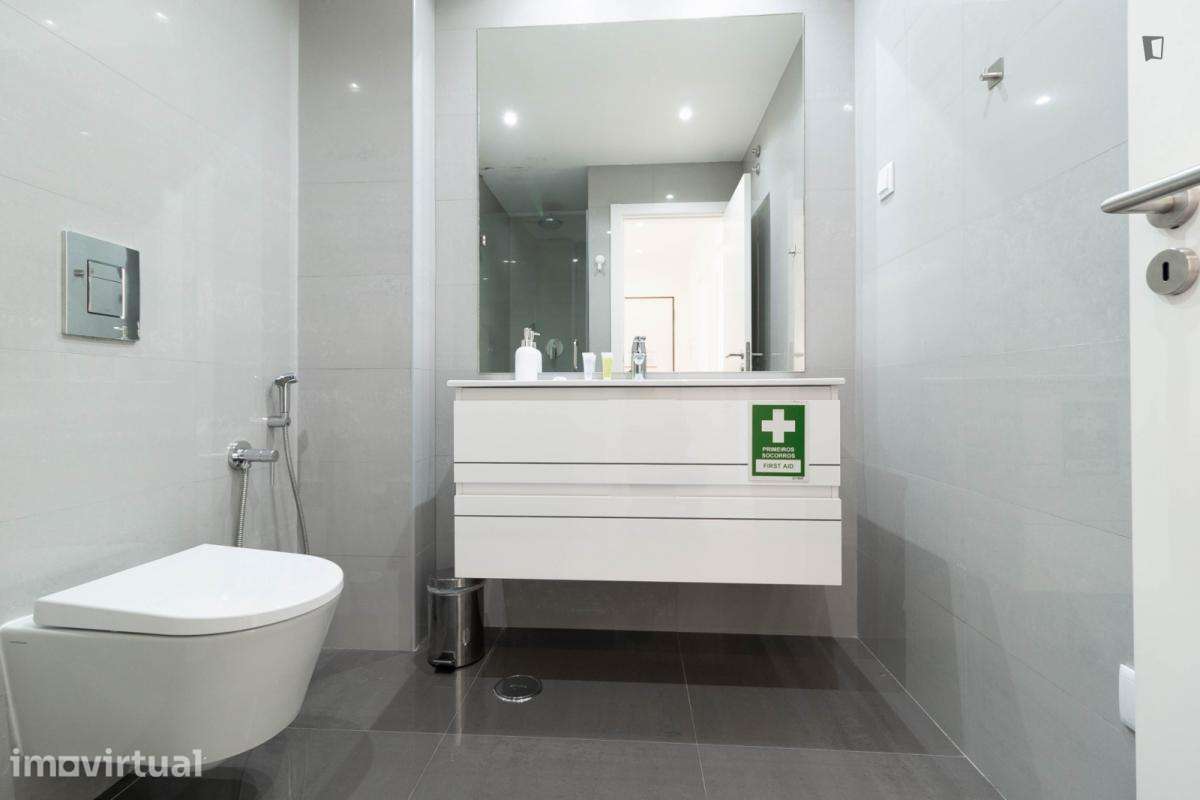 Apartamento com 1 quartos - localizado em Sete Rios Lisbon - Grande imagem: 2/26