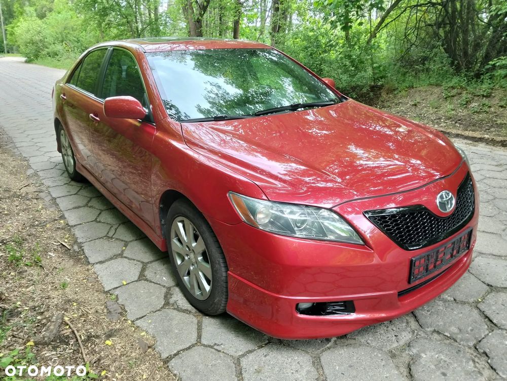 Toyota Camry - 2