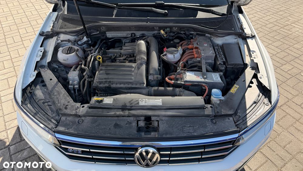 Volkswagen Passat - 13