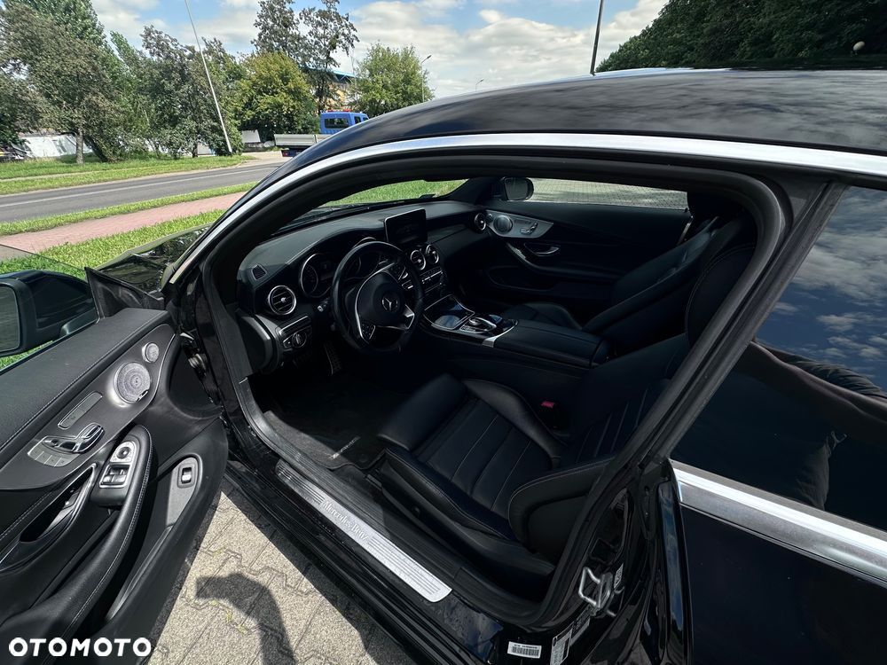 Mercedes-Benz Klasa C 300 7G-TRONIC AMG Line - 13